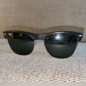 RAY-BAN
RB3016 Clubmaster Classic
